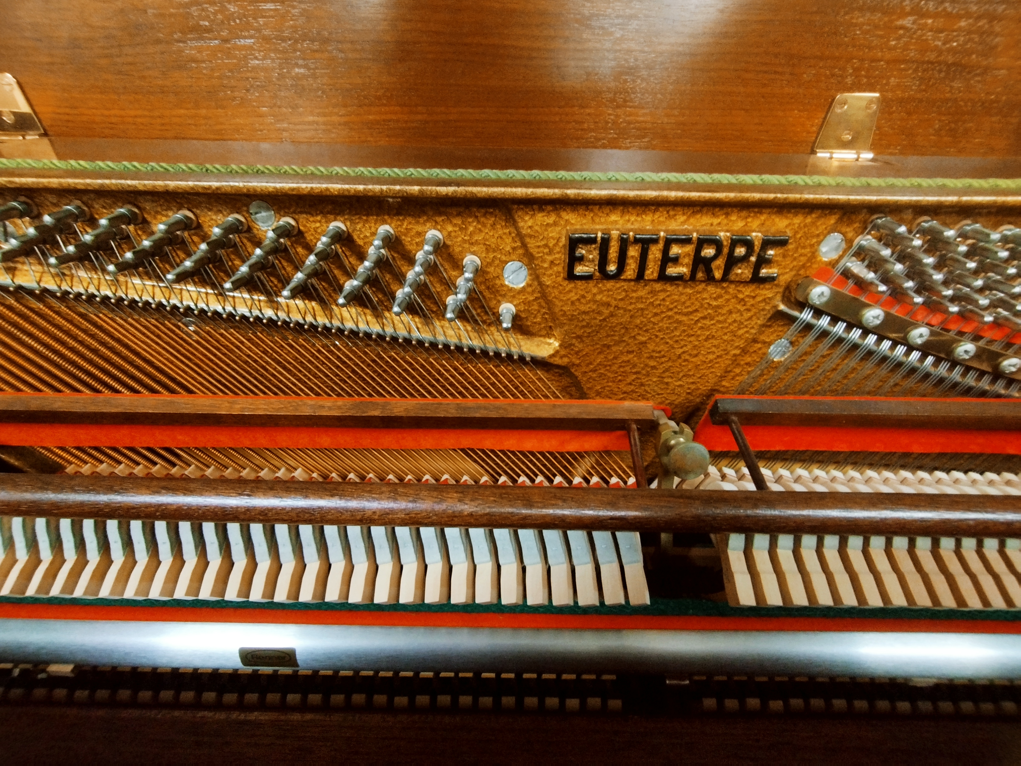 clic pour ouvrir dans un nouvel onglet piano droit Euterpe à acheter sur Montpellier
